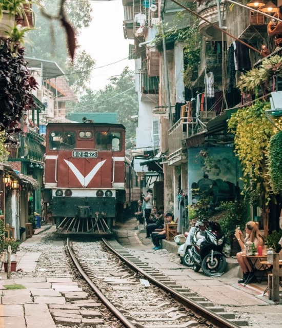 H2. Hanoi Half Day City Tour